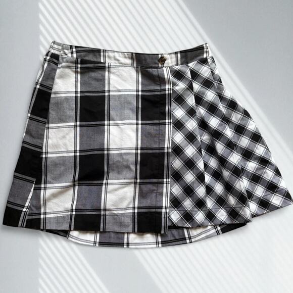 Edgy mixed-plaid mini skirt - Picture 1 of 3